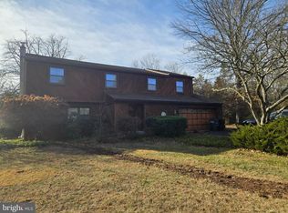 70 Wheatsheaf Rd, Ivyland, PA 18974