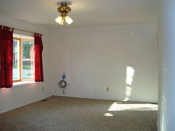 5th image of 1410 Viking Dr