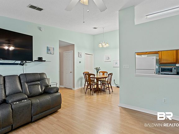 5th image of 2200 W 2nd St Unit 302-D