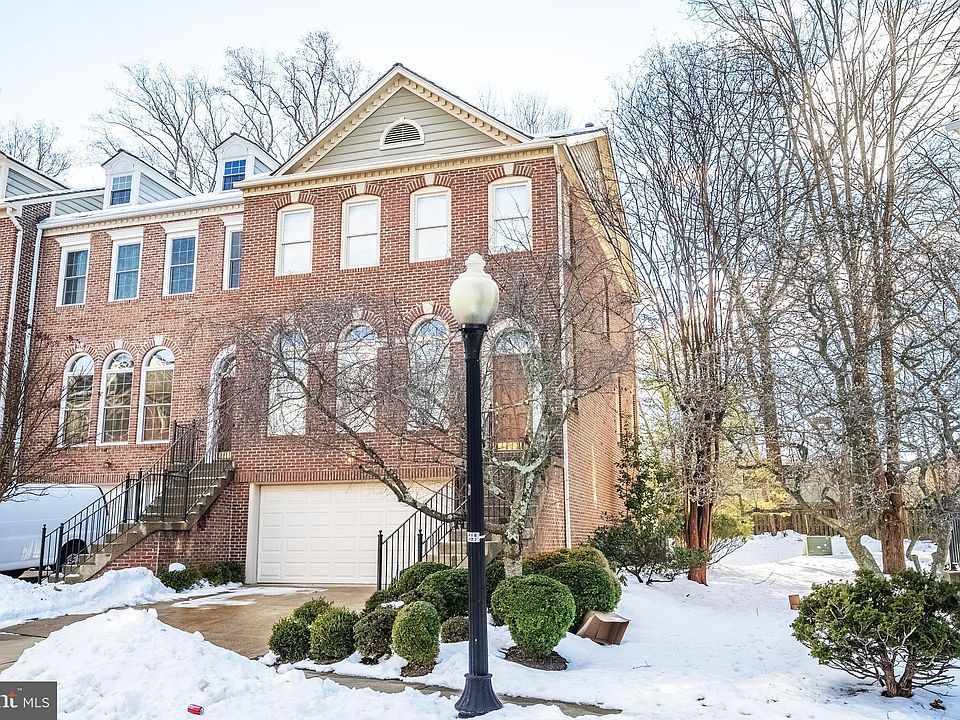 1st image of 10187 Castlewood Ln