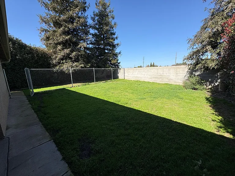 1422 E Mesa Ct — Photo 27