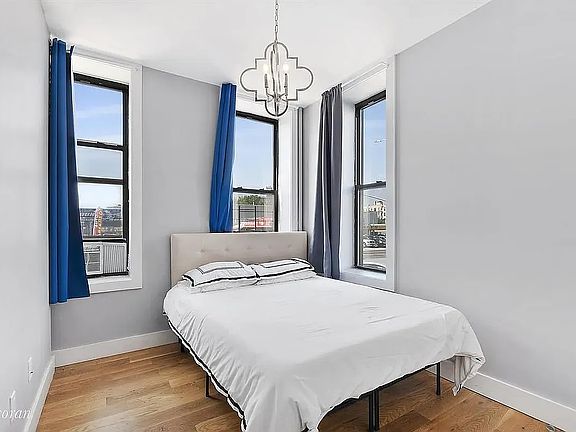 5th image of 58 De Sales Pl APT 1L