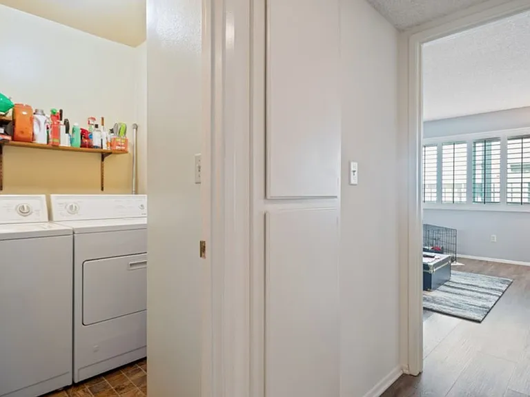 18427 Vincennes St #5 — Photo 3