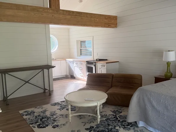 109 Silver Lake Rd #109, Saint Simons Island, GA 31522