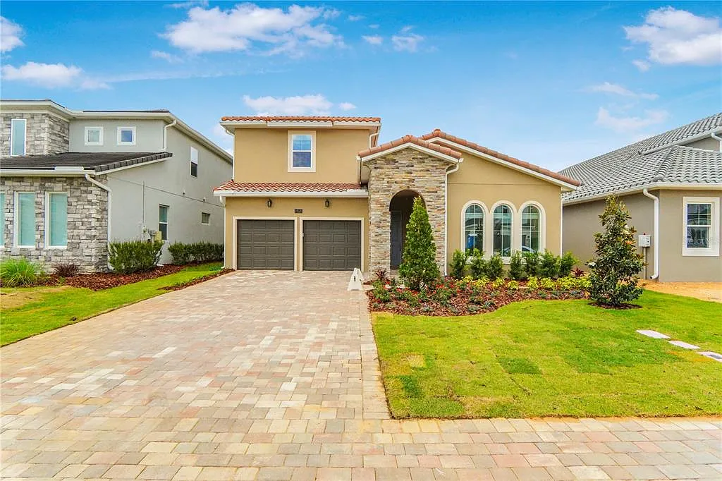 5 bed, 4.0 bath, 3076 sqft, $5,850 — Photo 2