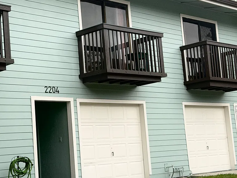 92nd Pl N — Photo 23