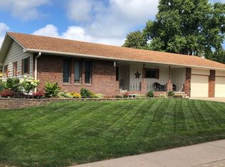 1409 Macarthur Rd, Hastings, NE 68901