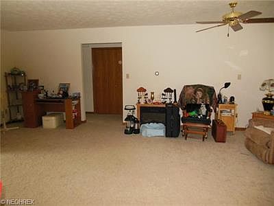 3rd image of 224 Park Place Dr