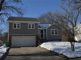 4432 Independence Dr, Pleasant Hill, IA 50327
