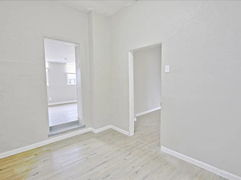 6730 Vermont Ave — Photo 8