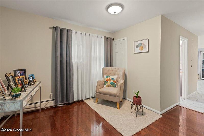 4th image of 7 St Andrews Drive