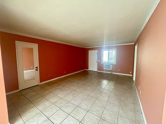 4th image of 960 E Bonita Ave Unit 27