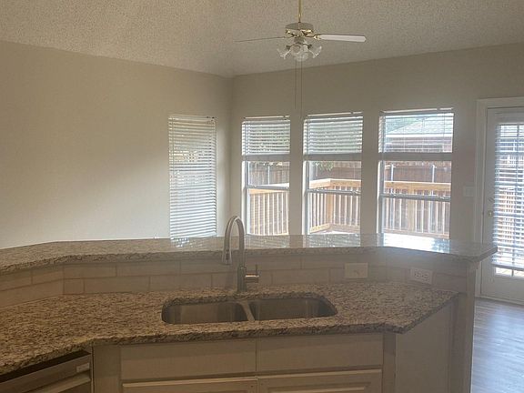 4th image of 2409 Dyers Oak Dr