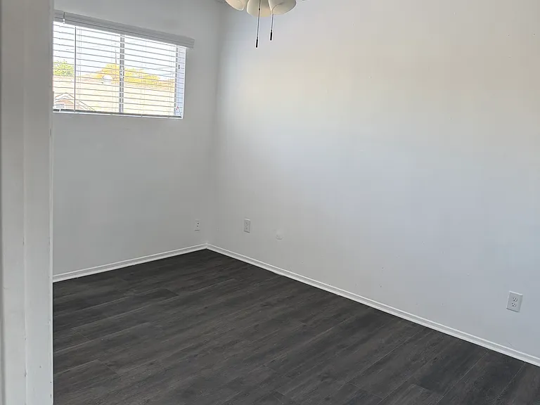 3027 Seaman Ave #10 — Photo 4