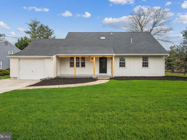 109 Old Carriage Rd, Cherry Hill, NJ 08034