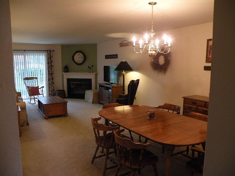 Dining Room/Living Room