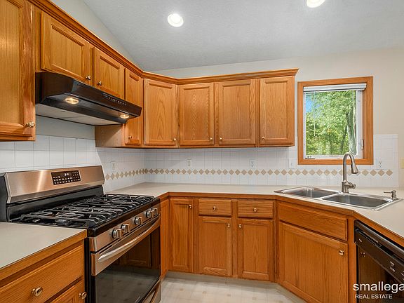 4th image of 729 Cashew Ct NW