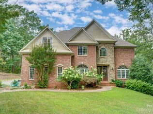 127 Berry Mountain Rd, Cramerton, NC 28032