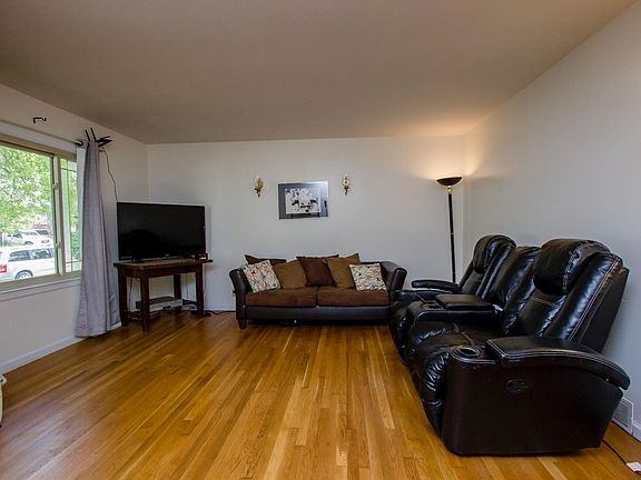 4th image of 104 Merewood Dr