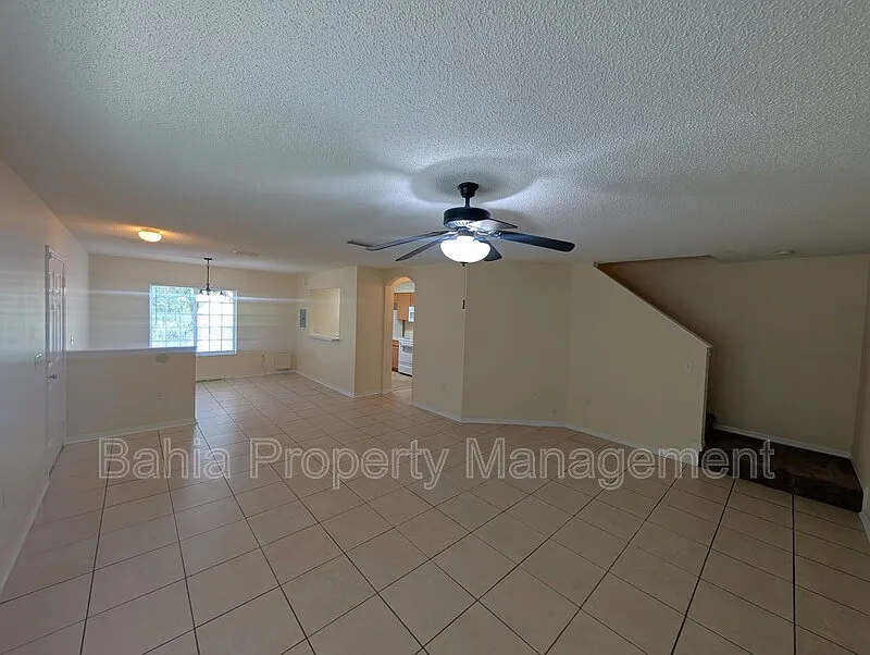 3 bed, 2.5 bath, 1364 sqft, $1,750 — Photo 3