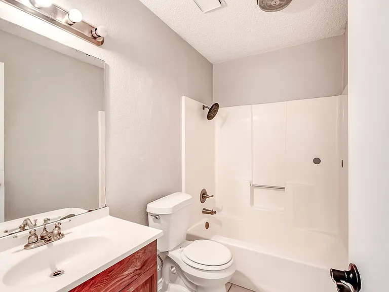 2015 Newton Dr — Photo 28