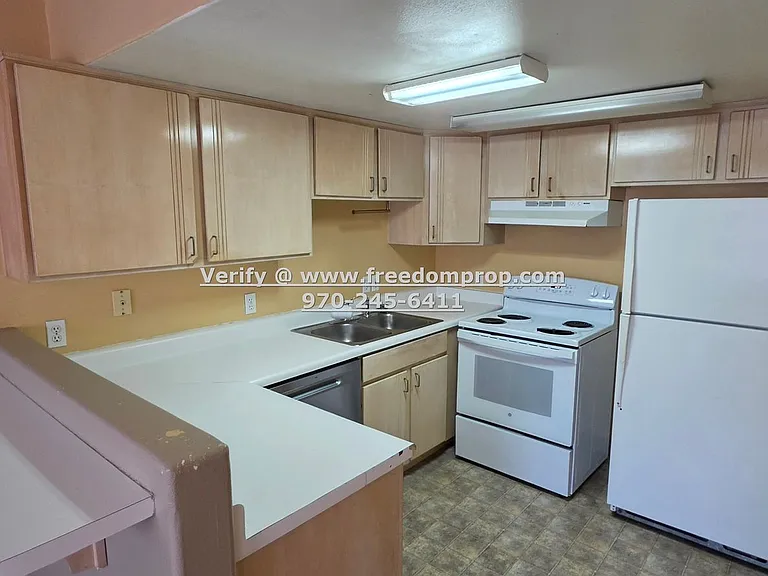 Belford Ave 1102 — Photo 4