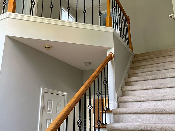 4th image of 2295 Washington Dr