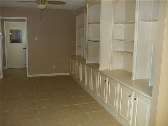 5th image of 3730 Taft Ave
