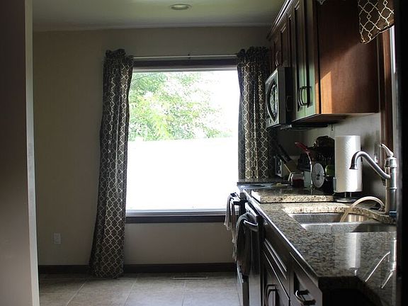 3rd image of 5609 Robinwood Ct