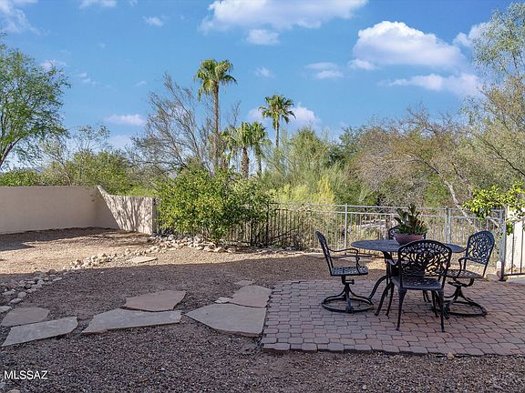 2nd image of 1685 E Deer Shadow Ln
