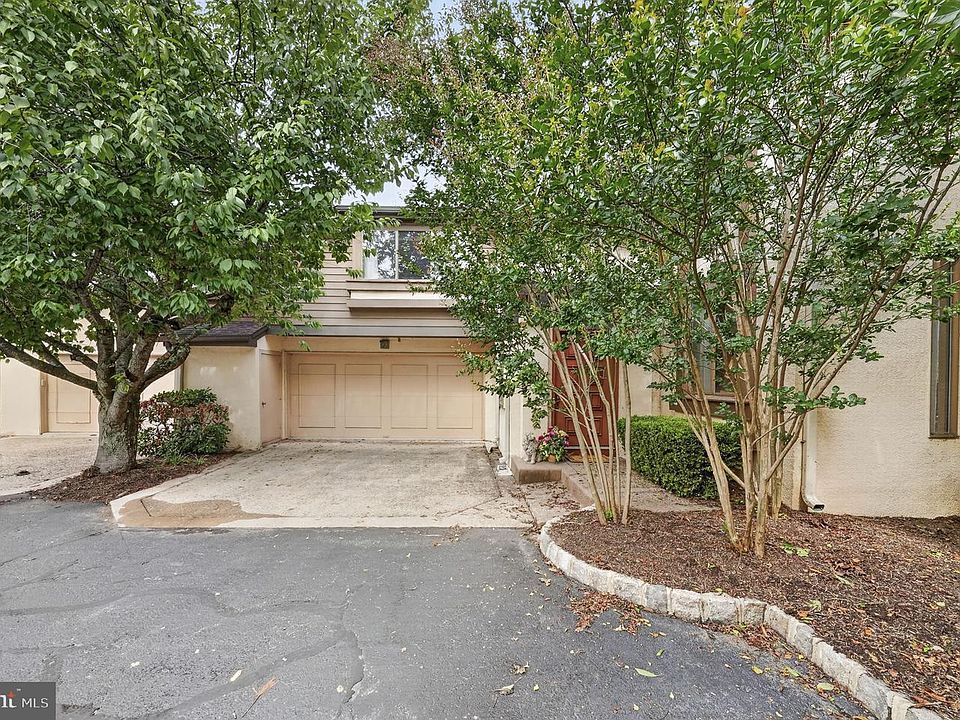 1st image of 461 Sayre Dr