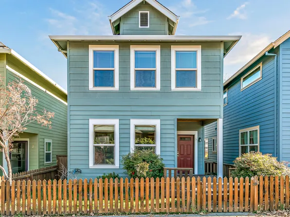 5 Logan Way, Talent, OR 97540