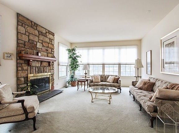 3rd image of 107 Cornell Ct
