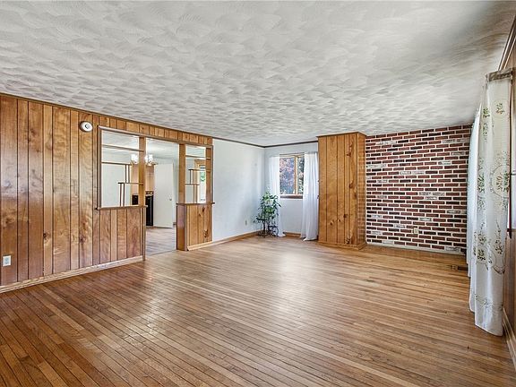 4th image of 334 Madison St