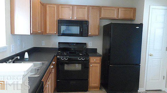 3rd image of 664 W Oaks Dr
