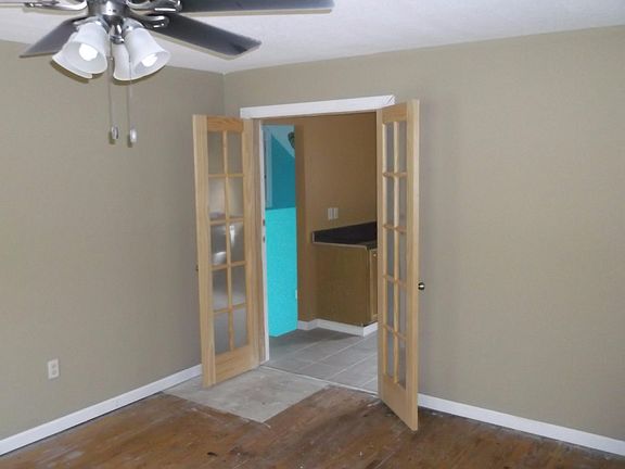 5th image of 5501 NE Colonial Cir
