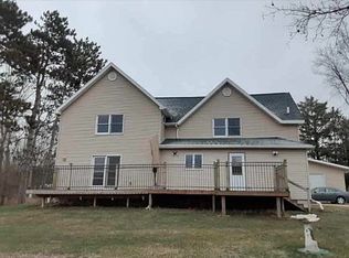 E8768 Seefeld Rd, New London, WI 54961