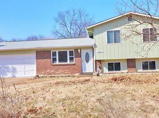 10122 Sunridge Trl E, Pevely, MO 63070