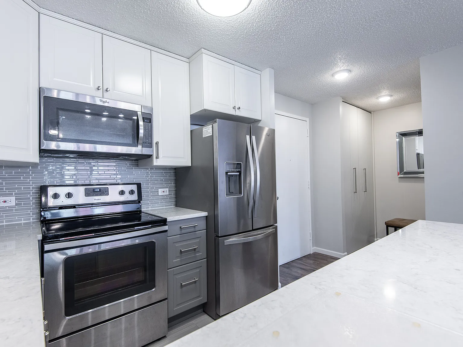 2 bed, 1100 sqft, $2,900 — Photo 2