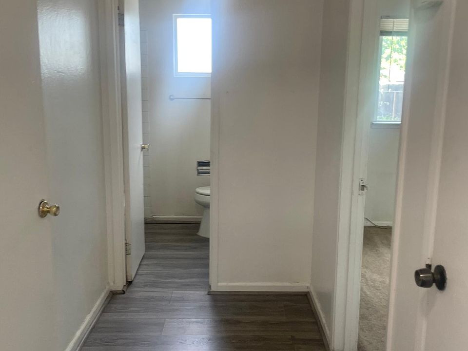 1st image of 209 Brown St APT 19