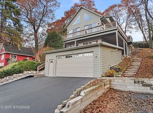 903 Ski Hill Rd, Fox River Grove, IL 60021