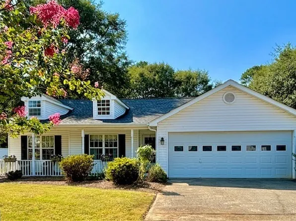 374 Glenmoor Pl, Winder, GA 30680