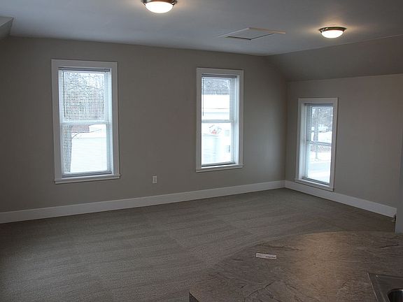 3rd image of 135 Ames St