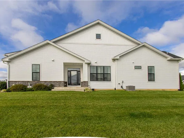 6955 Maple Dr, Bath, PA 18014