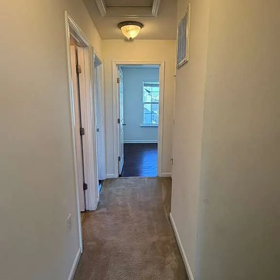 38 Lombard Ln — Photo 19