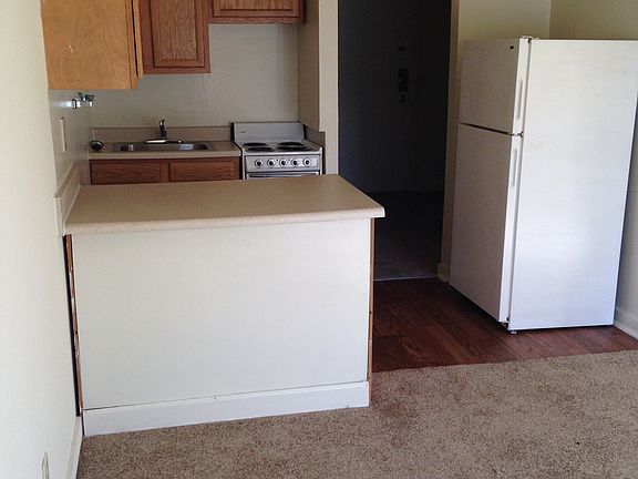 4th image of 2119 Woodhill Ct APT 29