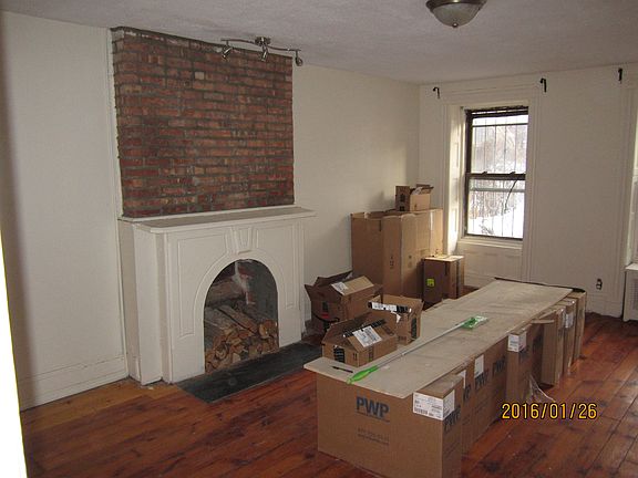 2nd image of 117 Vernon Ave APT 1