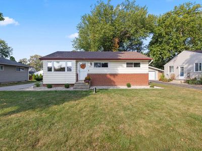 5447 South 114th STREET, Hales Corners, WI, 53130