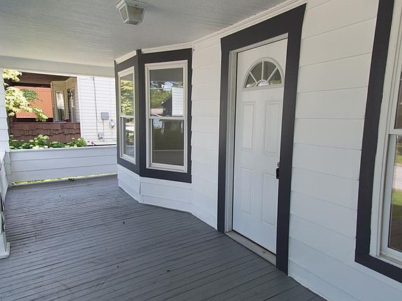 2nd image of 1862 5th St
