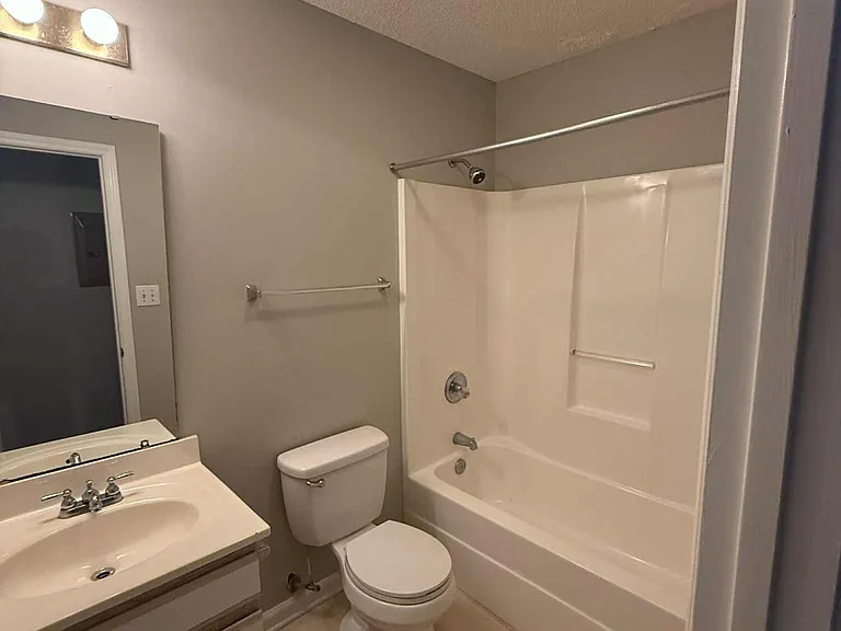 1801 Summerhaven Dr #B — Photo 8